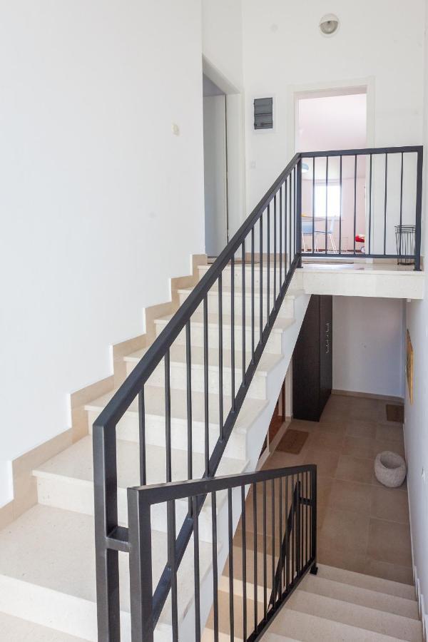 Kvasina Apartments Zadvarje Luaran gambar