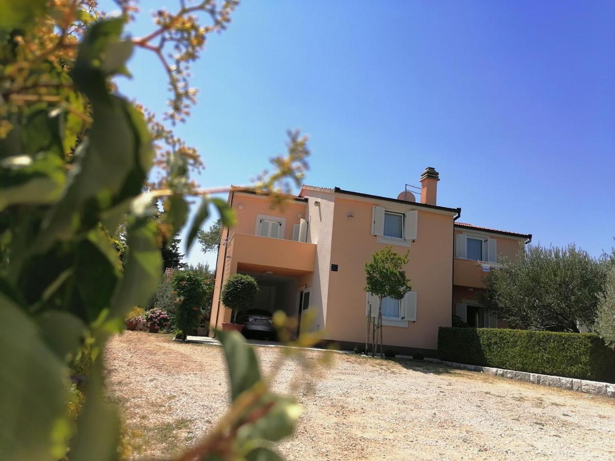 Kvasina Apartments Zadvarje Luaran gambar
