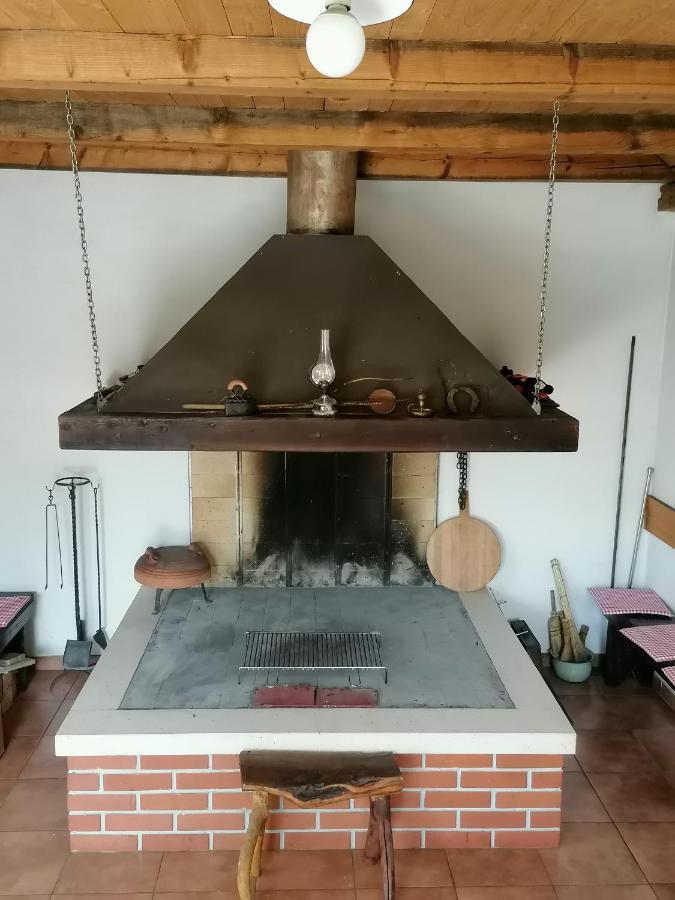 Kvasina Apartments Zadvarje Luaran gambar