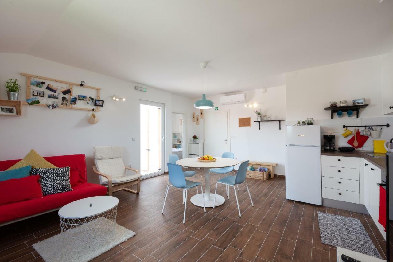 Kvasina Apartments Zadvarje Luaran gambar