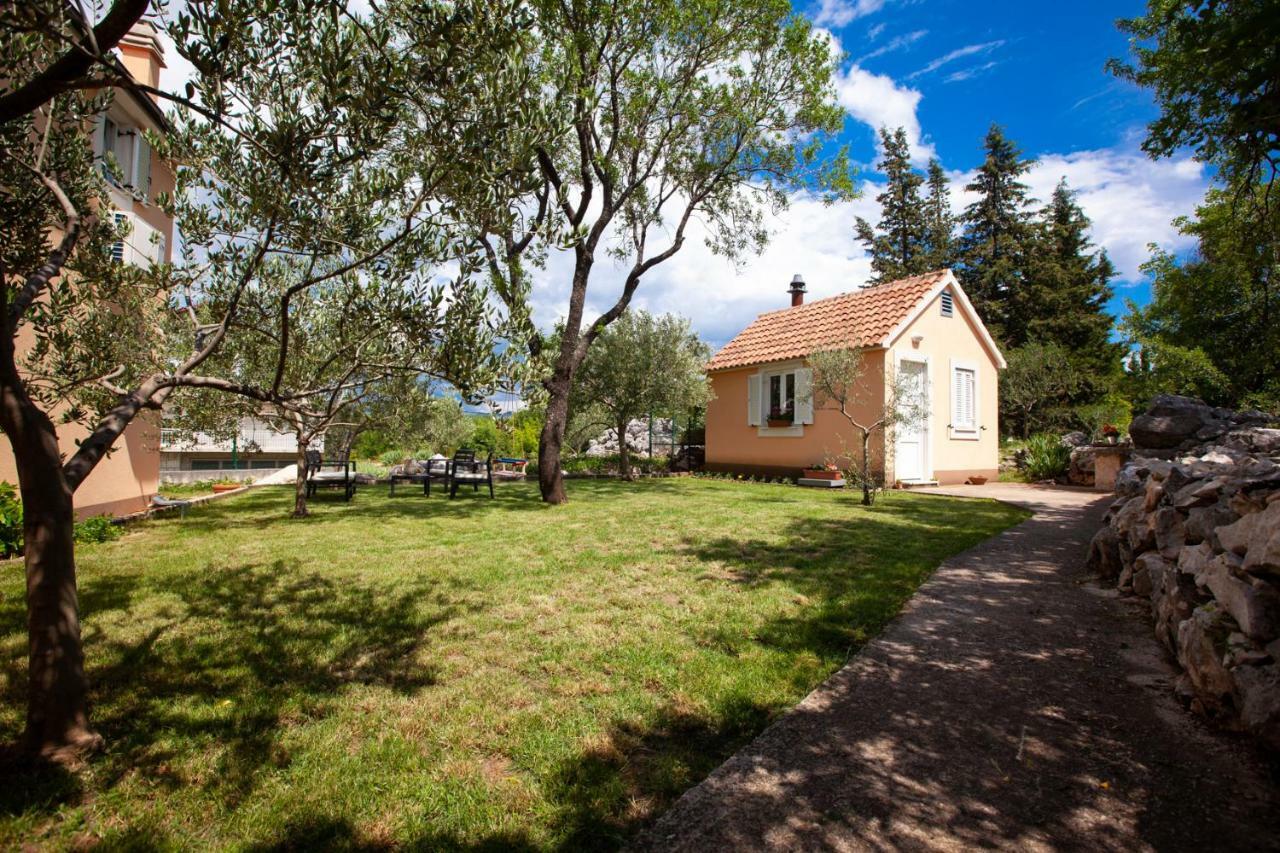 Kvasina Apartments Zadvarje Luaran gambar
